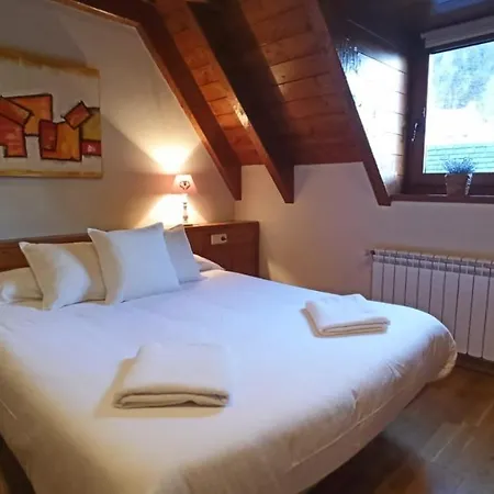 Tredos, Casa Adosada. Baqueira Apartment